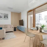 Pastel Blue Grunwald With Garden & Parking By Renters شقة بوزنان