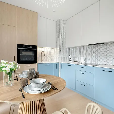 Apartment Pastel Blue Grunwald With Garden & Parking By Renters