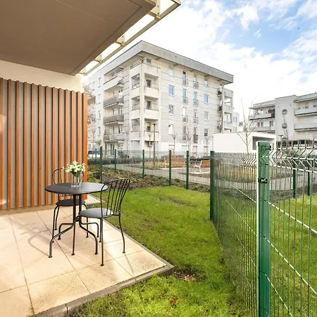 Apartment Pastel Blue Grunwald With Garden & Parking By Renters *