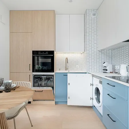 Apartment Pastel Blue Grunwald With Garden & Parking By Renters Poznan