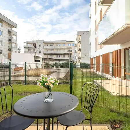 Apartment Pastel Blue Grunwald With Garden & Parking By Renters Poznan